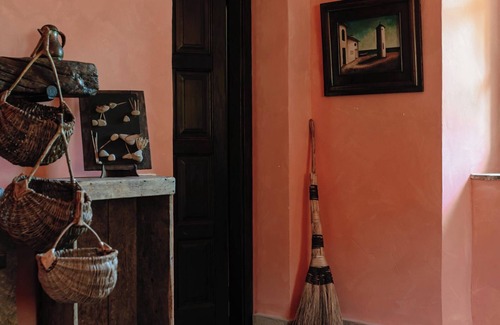 Allumiere Apartment | East Fireplace - Suite with Fireplace