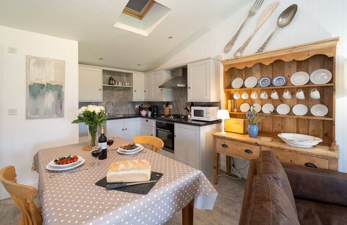 Saxmundham Cottage | East Green Farm Cottage - Studio Barn - sleeps 2 guests in 1 bedroom