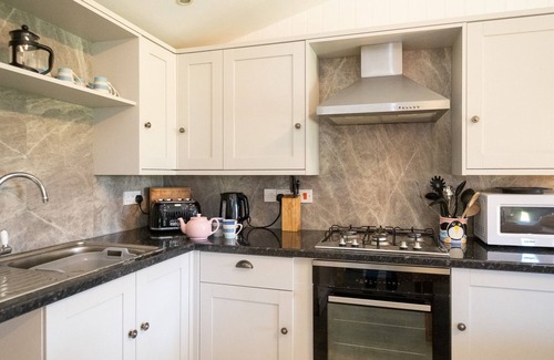 Saxmundham Cottage | East Green Farm Cottage - Studio Barn - sleeps 2 guests in 1 bedroom