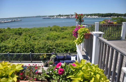 Montauk House | East Lake Dr. Lakefront home with a pool.