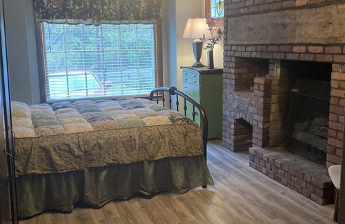 Inglewood House | EAST NASHVILLE HOUSE - MONTHLY MINIMAL RENTAL-CLOSE TO MUSIC AND HOSPITALS!
