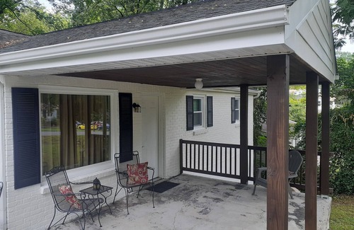Maplewood Heights House | East Nashville Ranch less than 10 minutes from downtown and the Grand Ole Opry