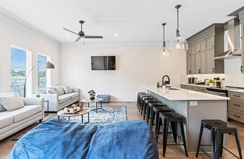 Eastwood House | East Nashville secret* Sleeps 12* 4BR 4BA* NASH3* NEW* 2 Miles to Broadway