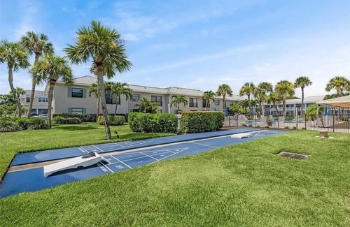 Indian River Shores Condo | East of A1A and private beach access!