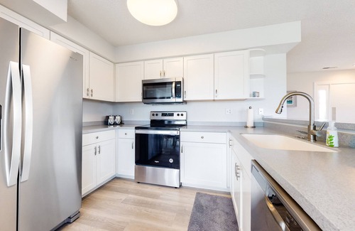 Fenwick Island Condo | East of the Sun condo w/central AC, W/D, & shared pool - under 1 mile to beach