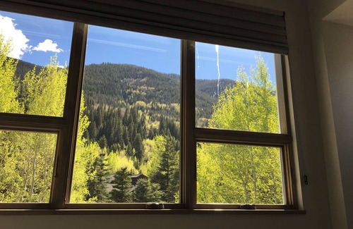 Vail House | East Vail Platinum Mountain Modern Residence with Spectacular Views