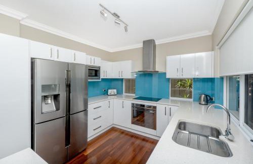 Mosman Park House | EAST3 - Coastal Hideaway
