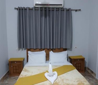 Giza Hotel | Eastern Oasis Motel & Horse Farm