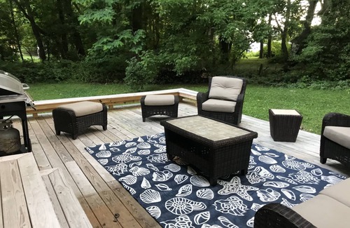 Tolchester Beach House | Eastern Shore Hideaway with Grill, Kayaks & Wkend Access Dive Bar & Restaurants