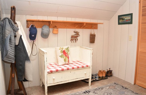 Grantham House | Eastman Home Close to West Cove Beaches!