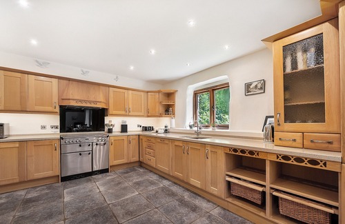 Kingsbridge House | Easton Court near Salcombe. Stunning barn - natural stream & paddock. Sleeps 10.