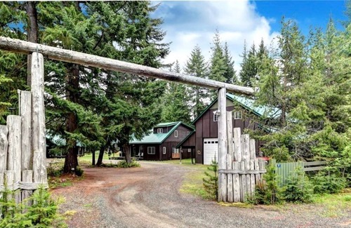 Easton House | Easton Pines Retreat - Great for large groups / Family and Pet Friendly