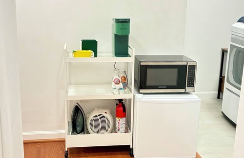Annapolis House | Eastport Private Suite – 1 mi to USNA & Downtown, Near Boat Shows & Comm Week