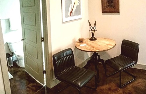 Chestnut House | Eastside and Downtown Austin Near UT Access and Nightlife