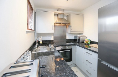 Belfast Apartment | Eastside Escape - Luxurious 2 Bed - High Speed Wifi & 65" Smart TV