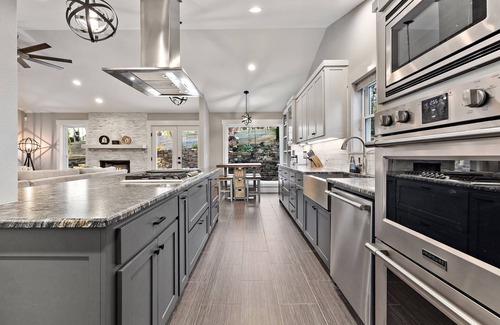 Fayetteville House | Eastside Estate-Quiet Neighborhood-5 mi to U of A