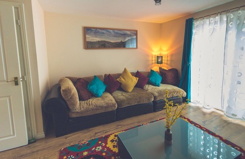 Pentwyn House | Easy access 4 bedroom house sleeps 10