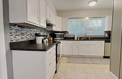 Indianapolis House | Easy Access&Close to Speedway-Capital City Delight