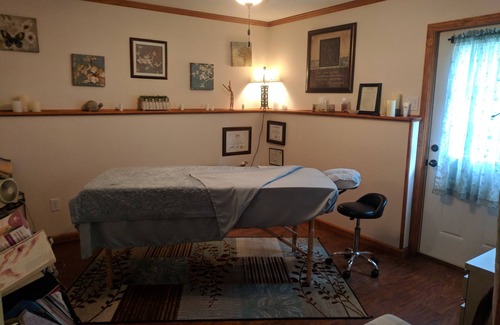 Flat Rock House | Easy access to Asheville, Greenville and the Green River!