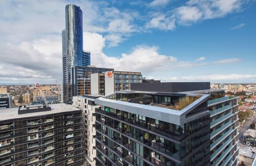 South Yarra Apartment | Easy Access to Chapel Street from this Sleek Stay