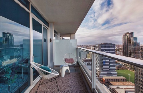 South Yarra Apartment | Easy Access to Chapel Street from this Sleek Stay