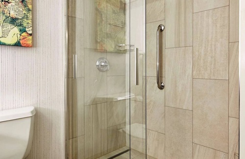 Friendship Heights Hotel | Easy Access to DC Attractions | Spacious Suites | Indoor Pool | 2 Units