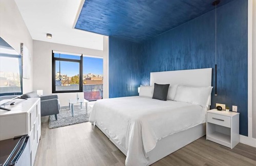 Port Morris Hotel | Easy access to I-87 King Studio | Near Stadium