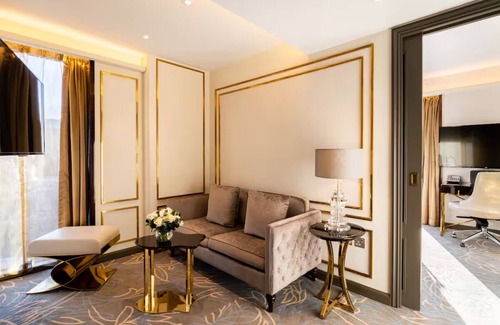 Portsoken Hotel | Easy Access to London’s Best from a Relaxed Central Space—St. Botolph Views!