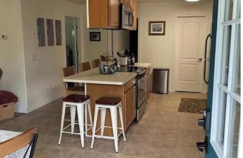 Fairbanks Apartment | Easy access to Steese Hwy for Ft Knox & travelers! Discounts on monthly rentals.