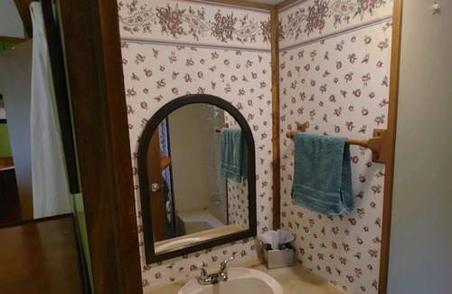 Robbinsville House | Easy Acess To Cherohala Skyway And Joyce Kilmer Forrest, Fishing and Swimmimng