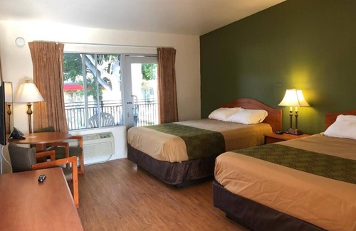 Oakland House | Easy, affordable access to Oakland and San Francisco attractions