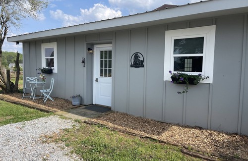 Social Circle Apartment | Easy drive to Covington square. Safe gated property.