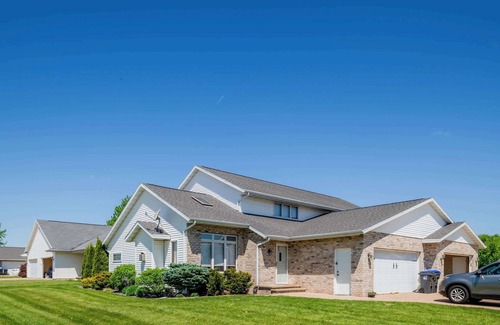 Appleton House | -Easy Eastowne Living - 3 Br