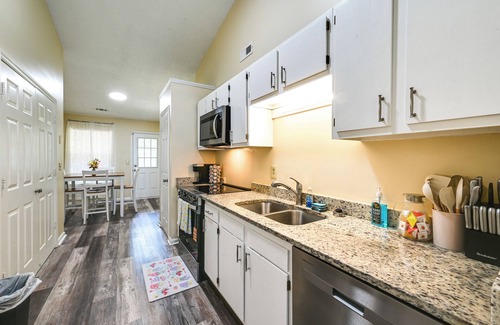 Greenville House | Easy ECU Access: Quiet Modern Home w/Patio!