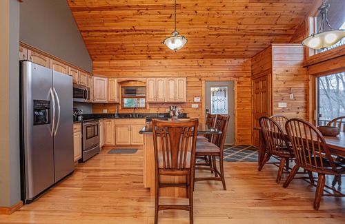 Oakland House | Easy Like Sunday Morning | 5 Min to DCL State Park