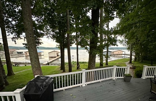 Guntersville House | Easy Livin on Lake Breeze Drive; perfect blend of tranquility, comfort, & beauty