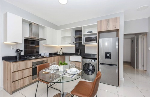 Greater Johannesburg Metropolitan Area Apartment | Easy Stay - The Median