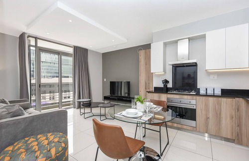 Greater Johannesburg Metropolitan Area Apartment | Easy Stay - The Median