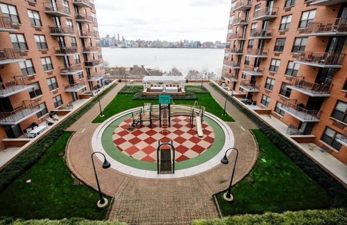 Hoboken Apartment | Easy Travel to Manhattan | Downtown Hoboken 2BR nr Ferrie