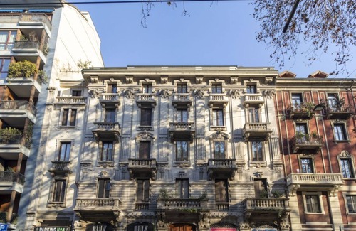 Tricolore Apartment | Easylife - Oasi with balcony in the center