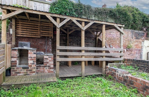 Sheffield House | Eat, Stroll, Stay in a Spacious 4-Bed Home in Sheffield