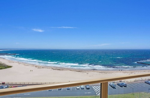 Forster Apartment | Ebbtide 38 - On The Beach!