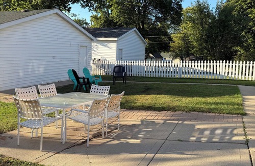 Waukegan House | Eben-Ezer House, 7 mins to The Naval Base.