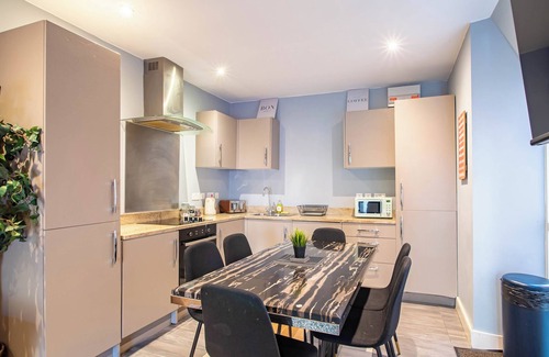 Sheffield House | Ebenezer Street Retreat - Spacious 4 Bedroom House