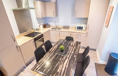 Sheffield House | Ebenezer Street Retreat - Spacious 4 Bedroom House