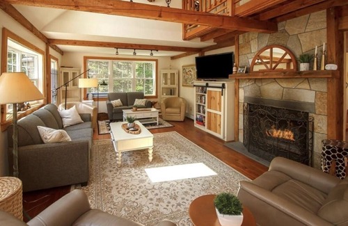 Wilmington House | Echo Hill- Sleeps 12, Minutes to Mt Snow