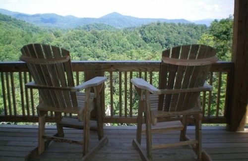 Banner Elk Condo | Echota on the Ridge-Peak Oct. leaf viewing weeks available. No steps.
