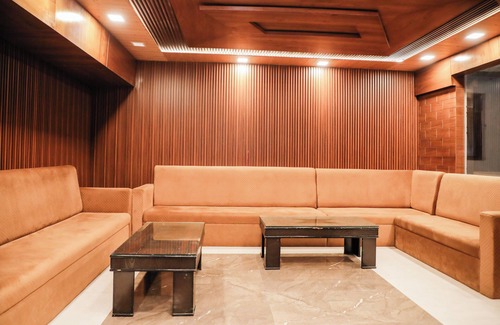 Badrinath Hotel | ECKO Premier New Yoga