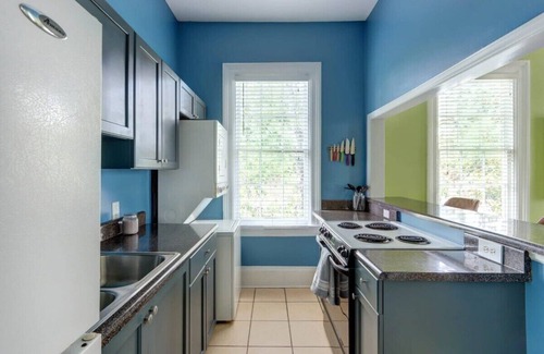 Savannah Victorian District Condo | Eclectic Abode, Funky | Fun | Dog-Friendly!