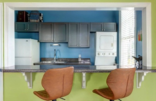 Savannah Victorian District Condo | Eclectic Abode, Funky | Fun | Dog-Friendly!